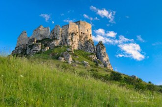 Mesiac nad Spišským hradom