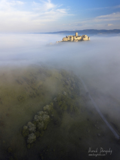 Spišský hrad v hmle