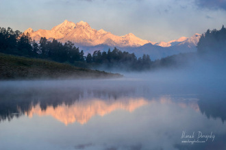 Tatry od rybníka Zlatná